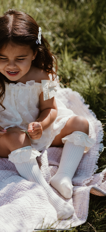 Lace Trim Ribbed Socks